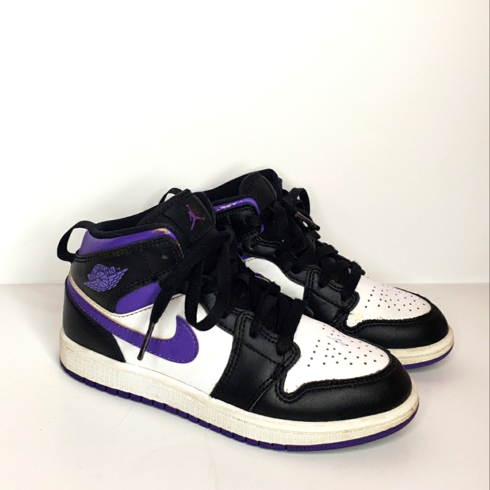 Jordan 1s Nike Kids